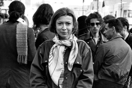 Joan Didion, Voice of a Generation and Beyond, Dies at 87 of Parkinson’s Disease