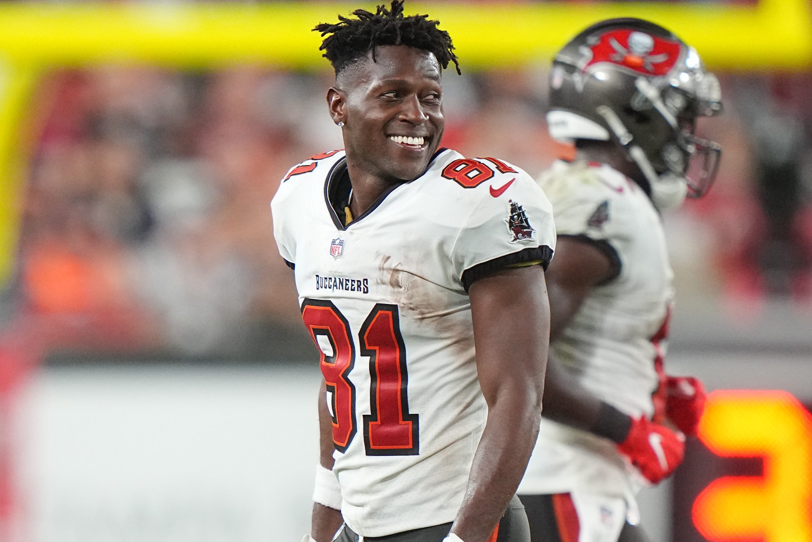 Antonio Brown during a game vs the Dallas Cowboys at Raymond James Stadium in Tampa