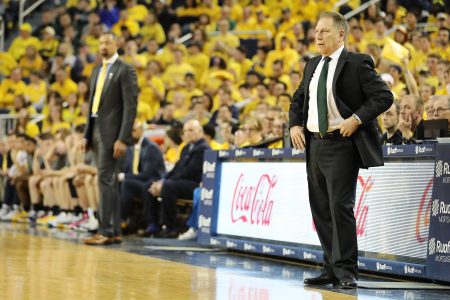 Despite Juwan Howard Incident, Tom Izzo Wants NCAA to Keep Handshake Line