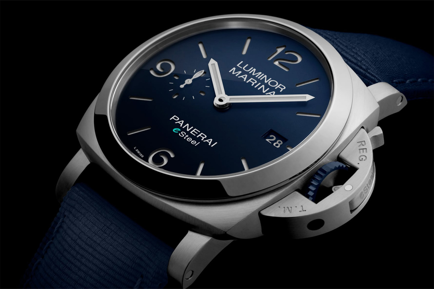 The Panerai E-Steel “Blu Profondo” version