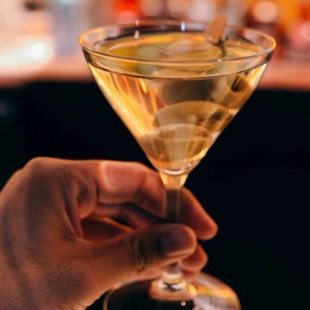 The Best NYC Bars for Great Martinis — and Even Better Vibes