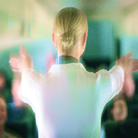 16 Tips for How to Be a Better Passenger, According to a Veteran Flight Attendant