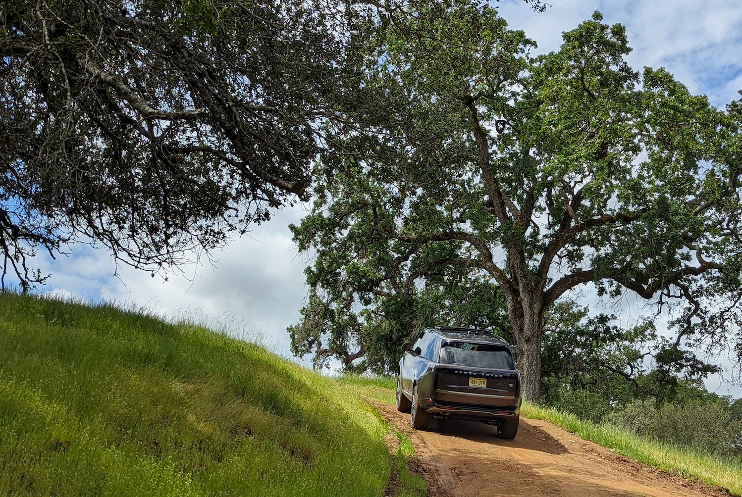 Taking a detour in the long-wheelbase, 7-seat P400 2022 Ranger Rover