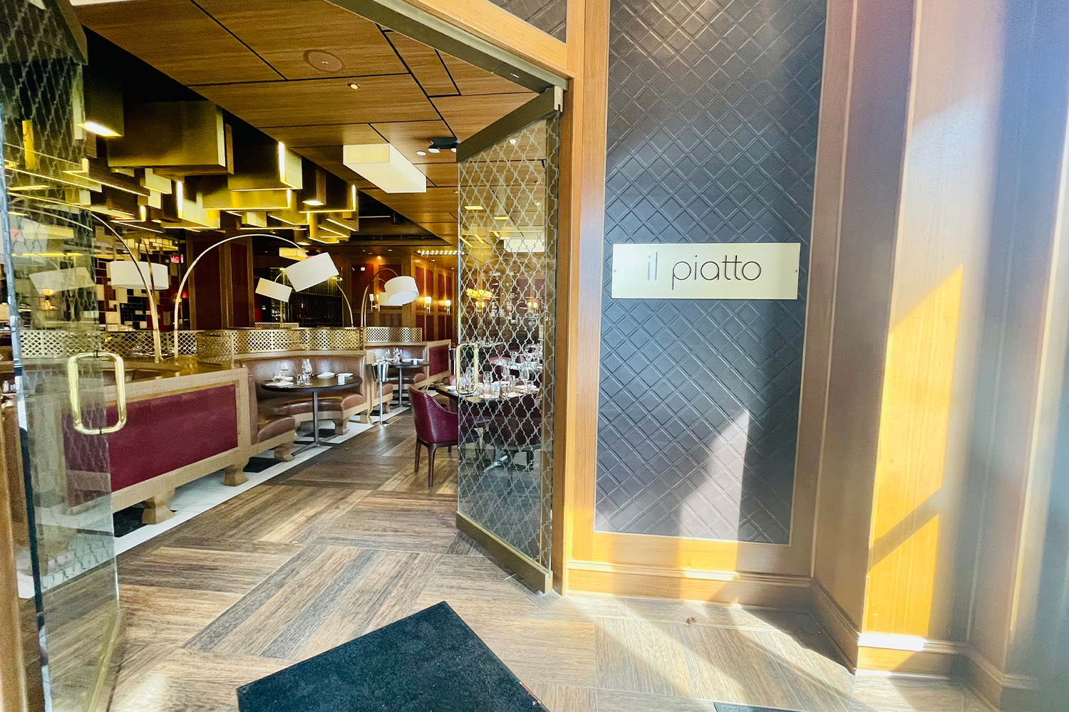 Entrance of Il Piatto