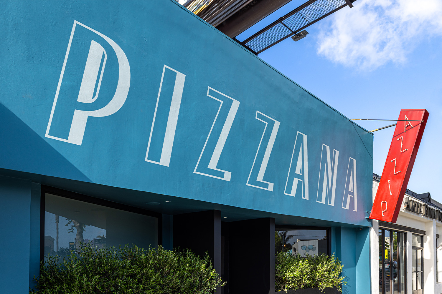 Exterior of Pizzana