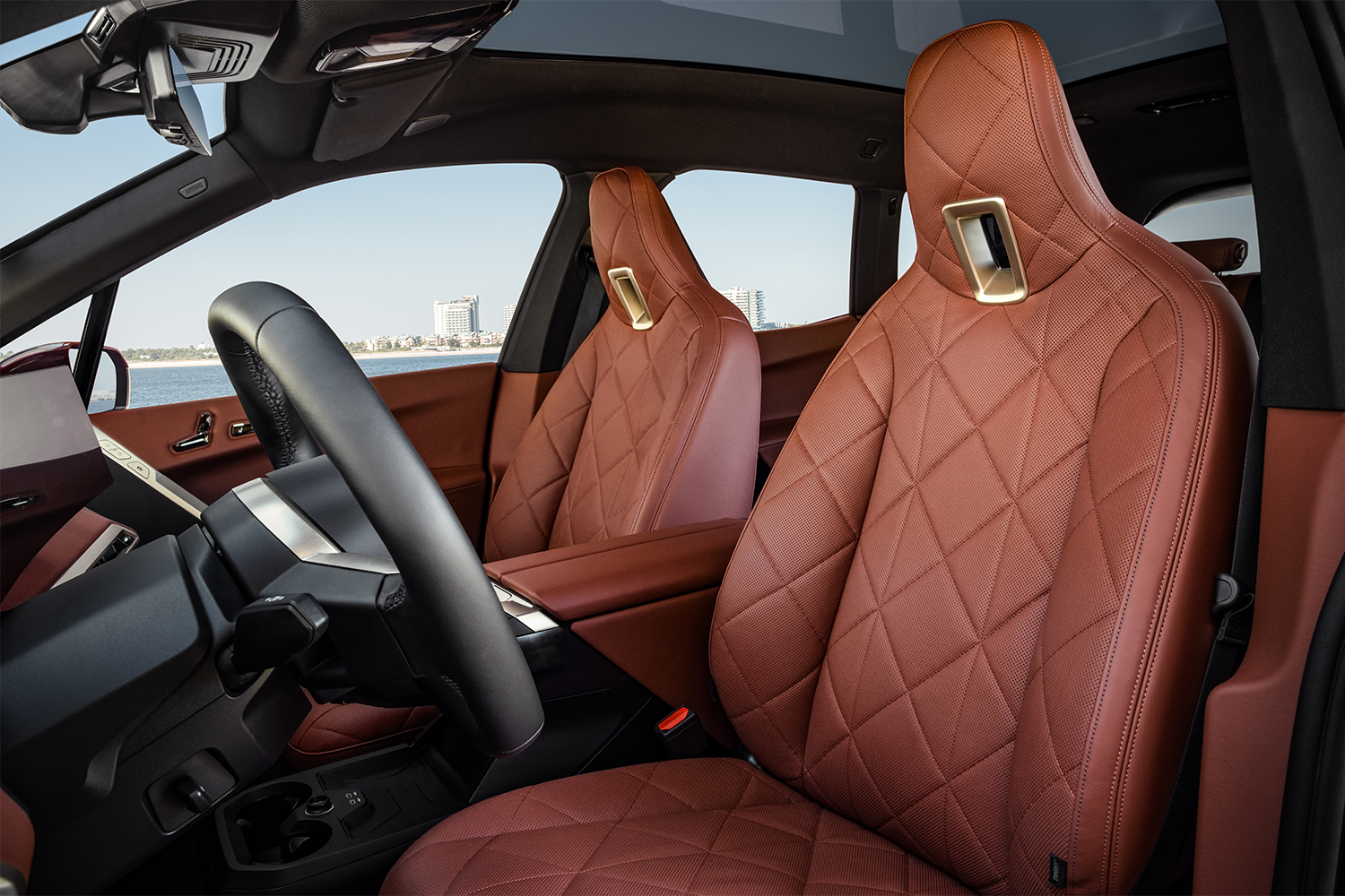 The front seats in the new BMW iX xDrive50 electric SUV