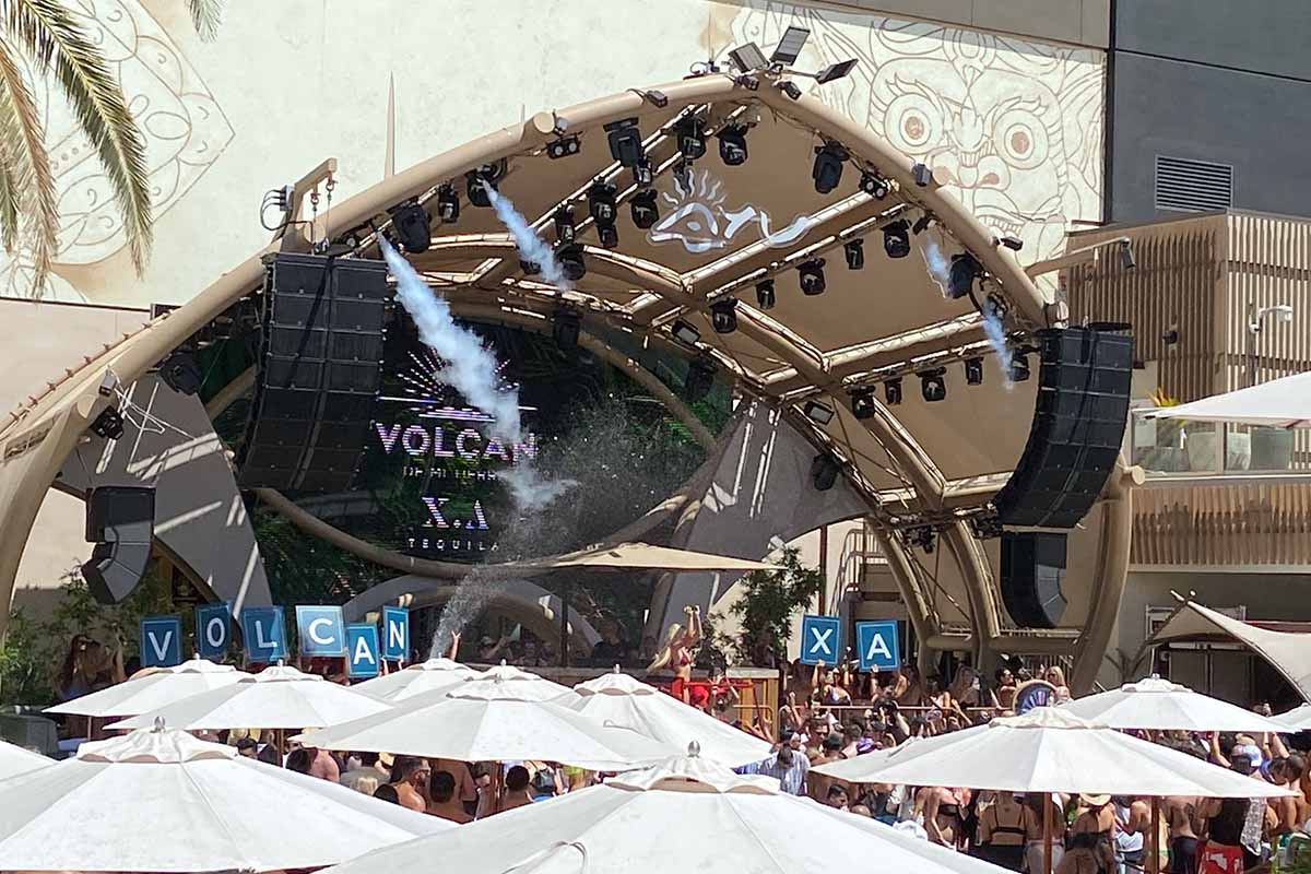 Hawking Volcán de Mi Tierra at Ayu in Vegas