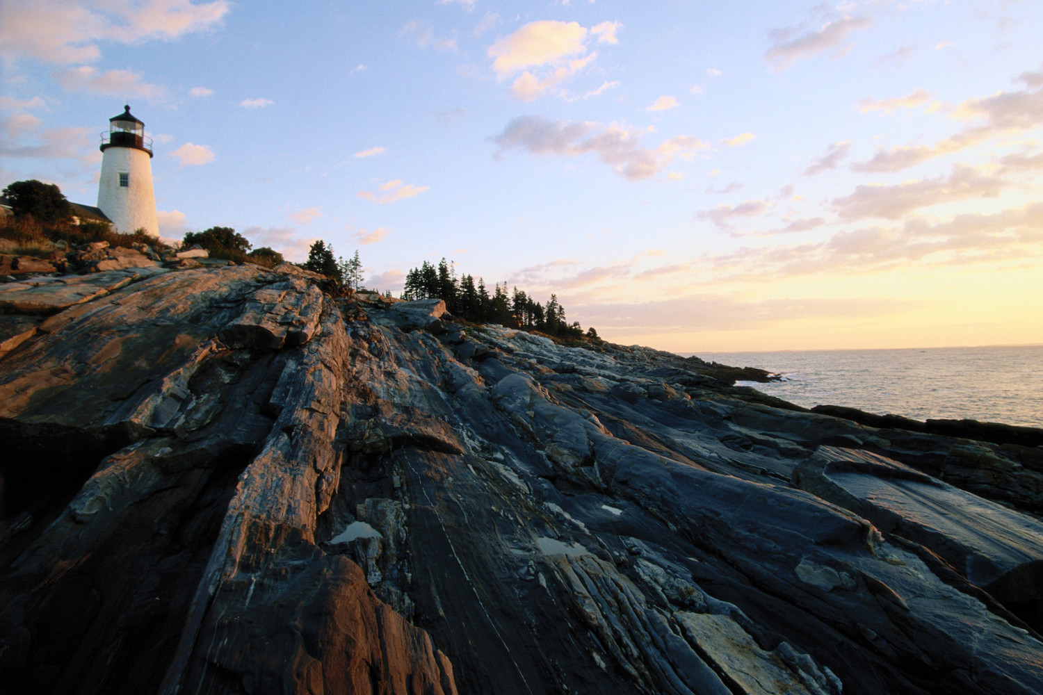 pemaquid point lighthouse on maine's rocky coast