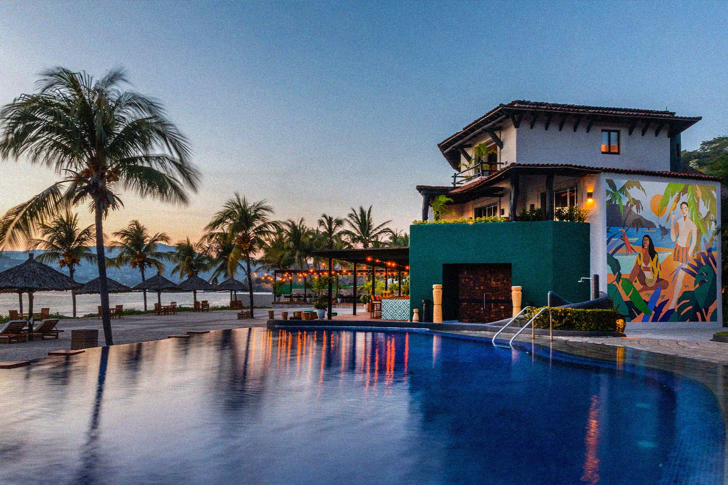 Exterior shot of Thompson Zihuatanejo at dusk