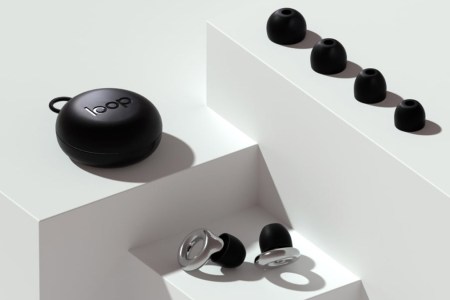 Loop Experience in silver and various ear tip sizes.