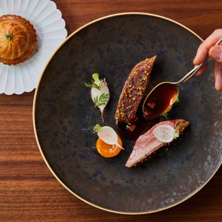 l'abeille's roast duck with caramelized honey-coriander glaze, roast turnips and poached nectarine