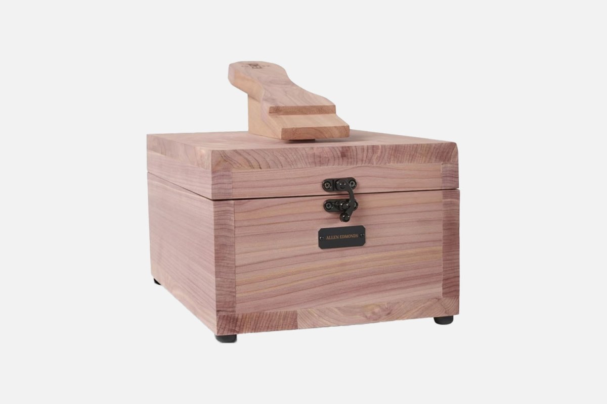 Allen Edmonds Cedar Valet Box