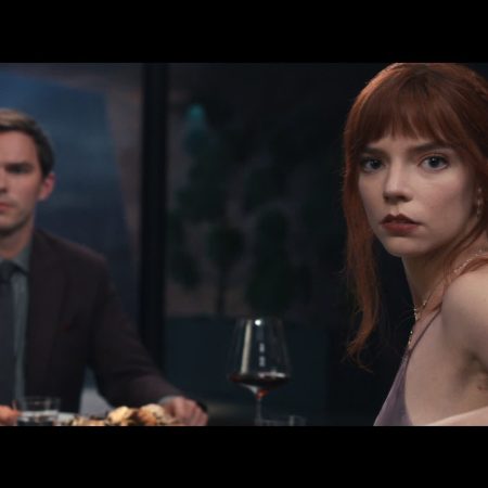 Nicholas Hoult and Anya Taylor-Joy in "The Menu"