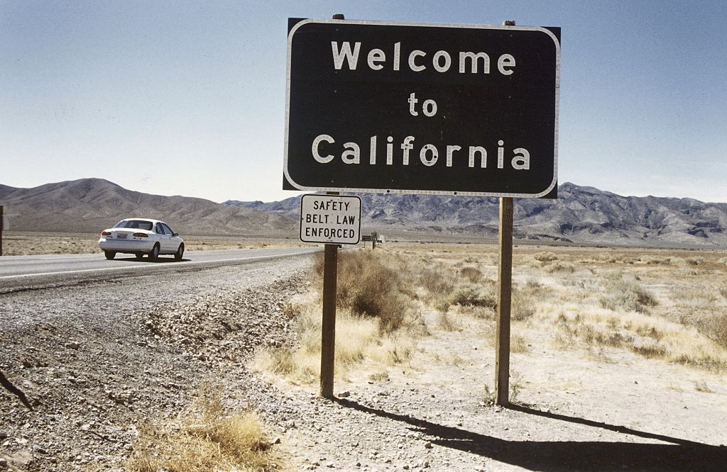 Welcome to California sign