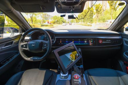 New California Law Regulates How Self-Driving Cars Are Advertised