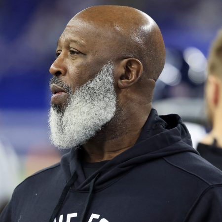 Former Houston Texans coach Lovie Smith on the sidelines on Sunday.