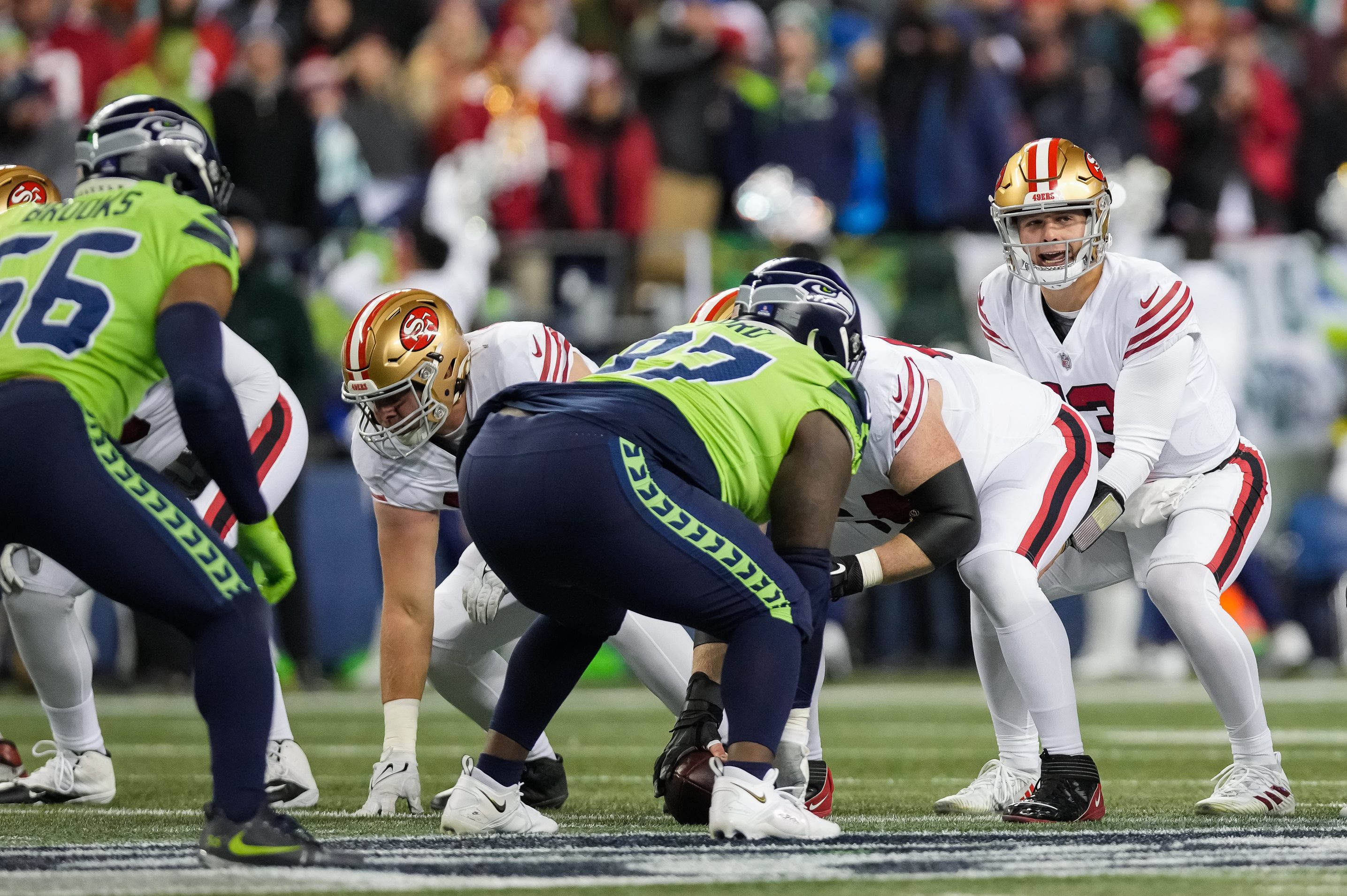 49ers quarterback Brock Purdy takes a snap.