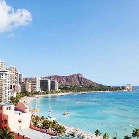 Resorts along the beach in Waikiki