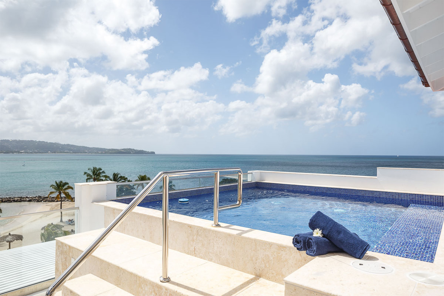 Plunge pool at Windjammer Landing Villa Beach Resort