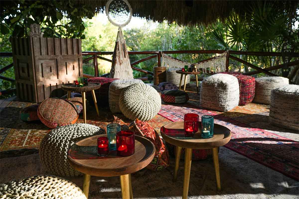 The interior of La Isla Secreta by day