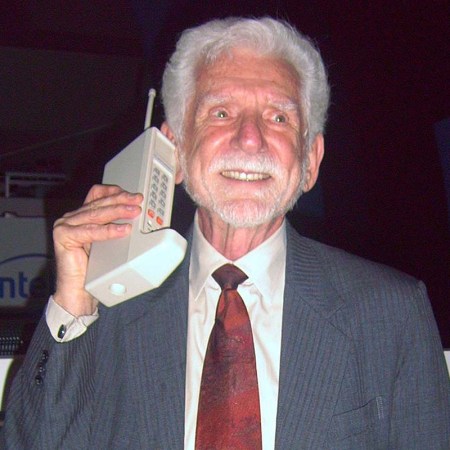 Dr. Martin Cooper, the inventor of the cell phone, with DynaTAC prototype from 1973 while at e21 Forum in Taipei International Convention Center in 2007