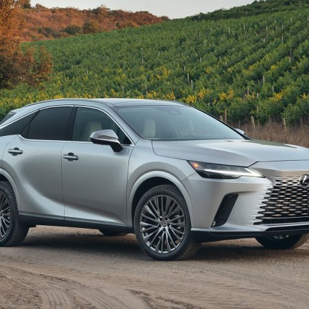 2023 Lexus RX 350h Hybrid, a new version of the best-selling vehicle from Lexus, which we tested and reviewed