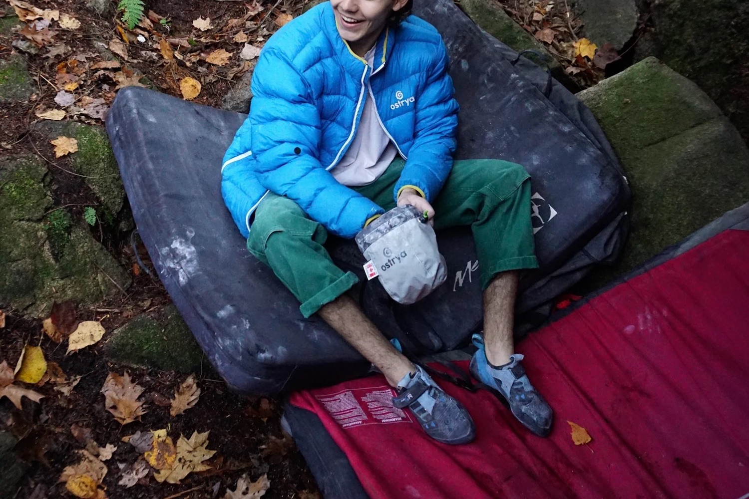 a model outdoors in Ostrya clothing