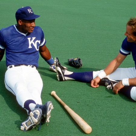 Bo Jackson and George Brett sitting on tuf.