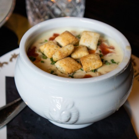 bowl of clam chowder