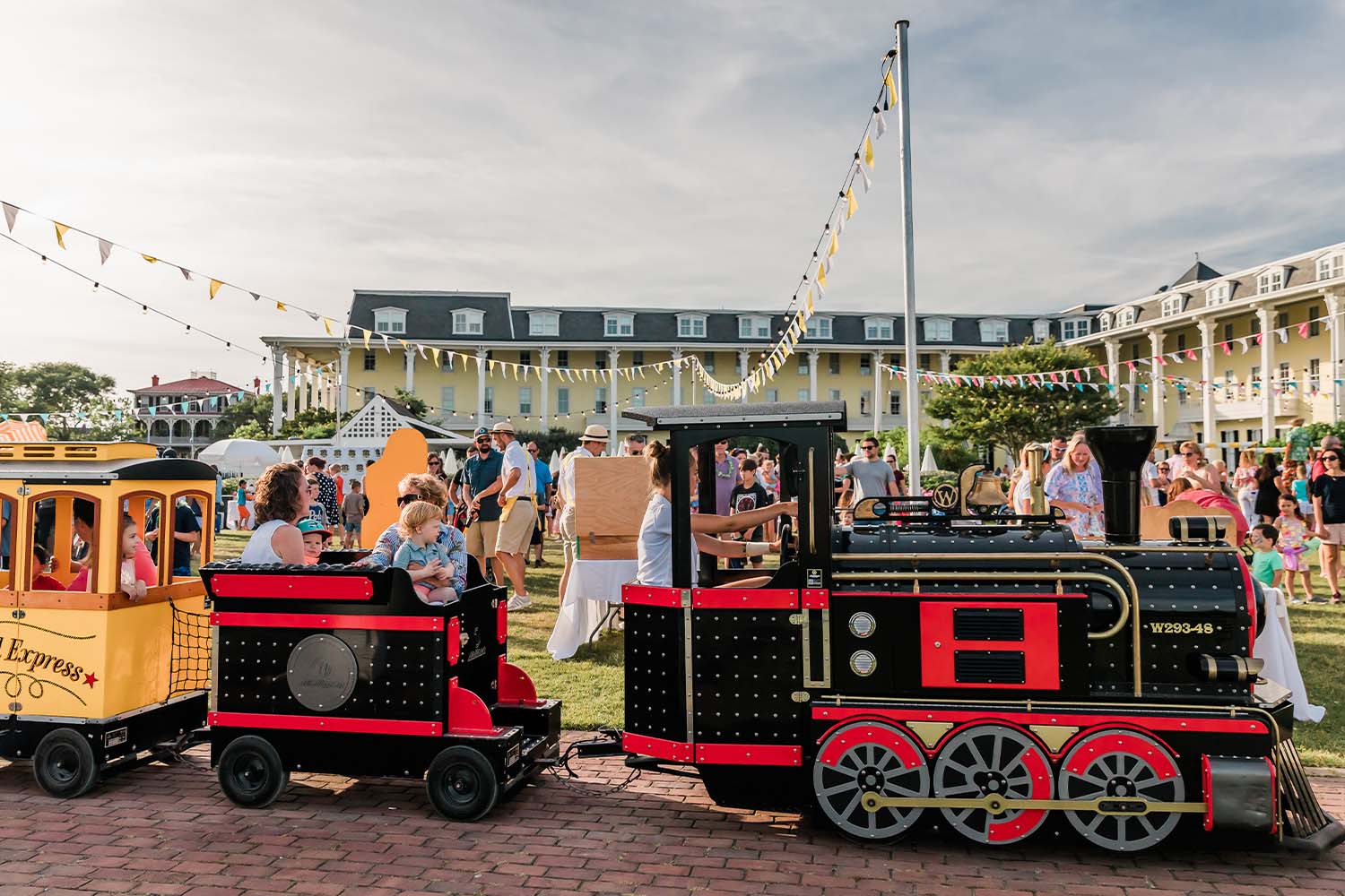 The Congress Hall Train