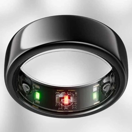 An Oura smart ring.
