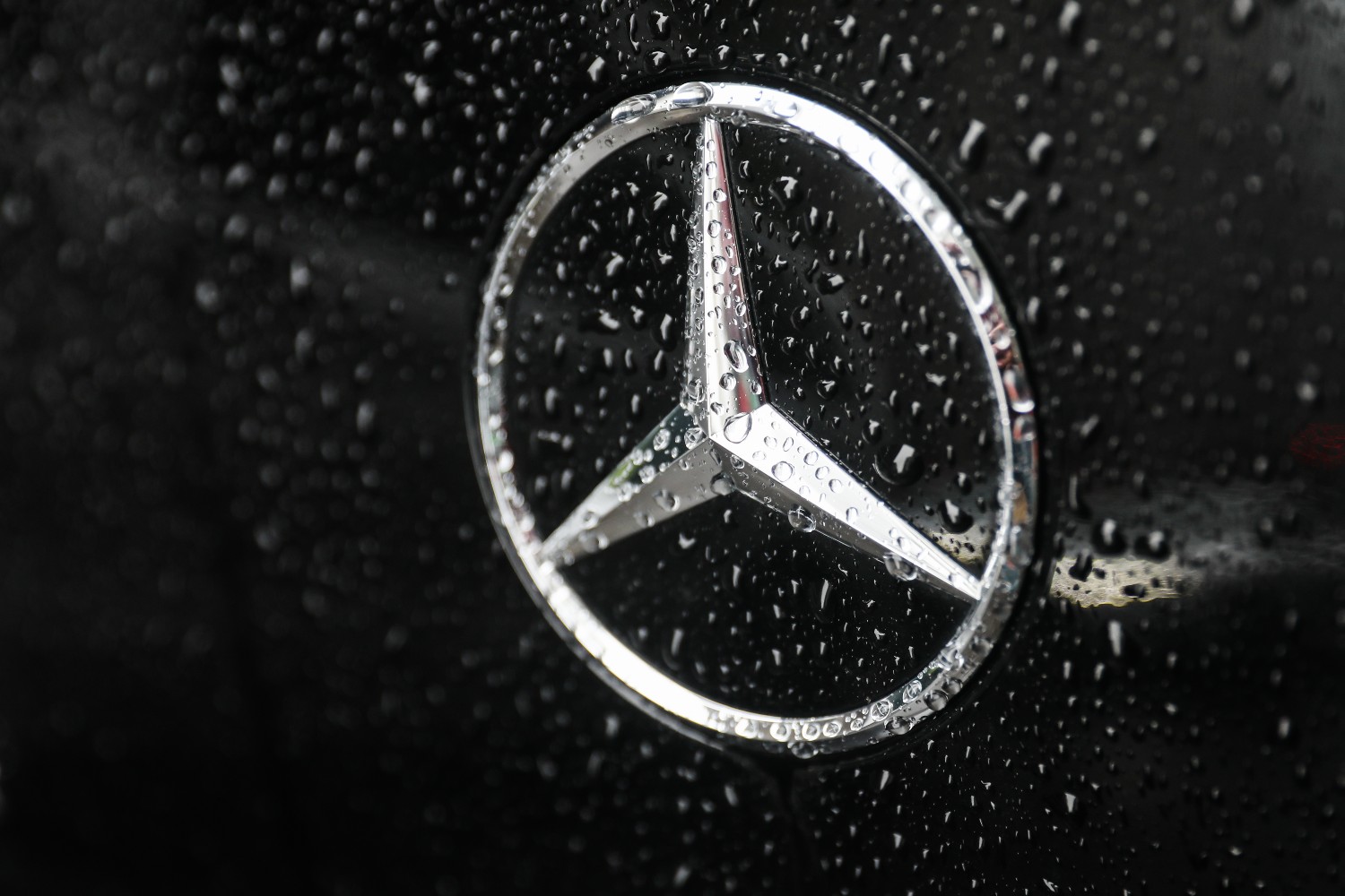 Mercedes-Benz logo