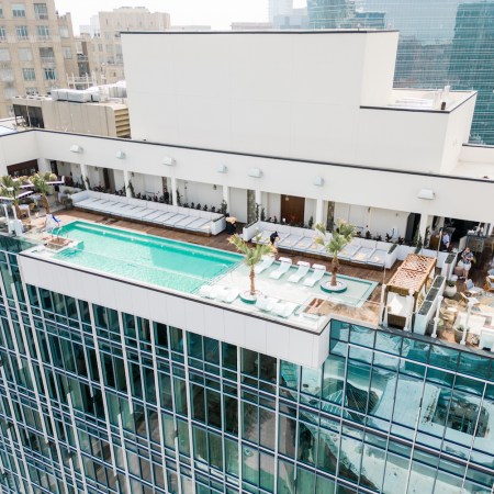 Exterior Pool at Hôtel Swexan.