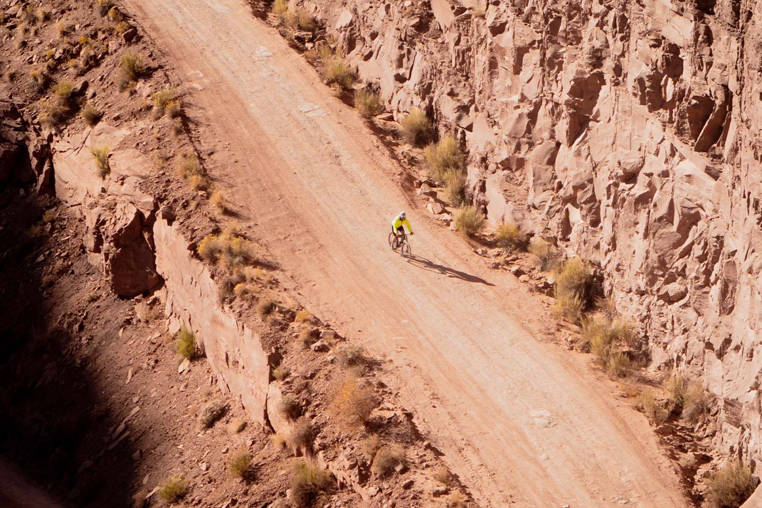 Mountain bike descent on the White Rim Trail