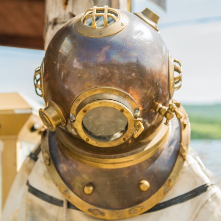 Diving suit