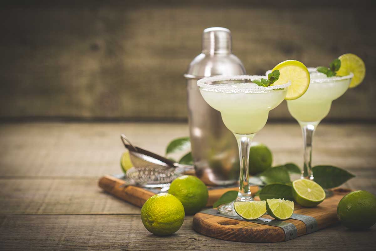 Margarita cocktail with lime and mint