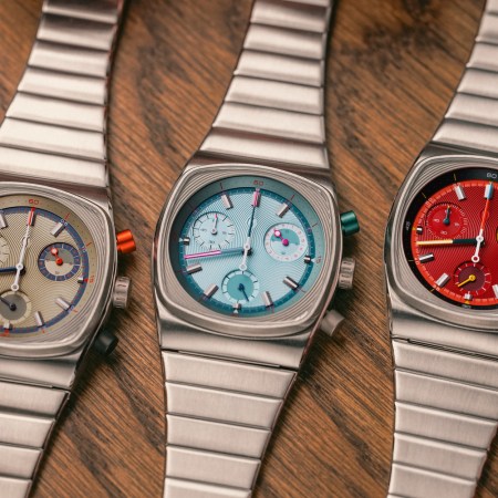 The Metric Chrono Regulator in dark gray, sky blue and magenta