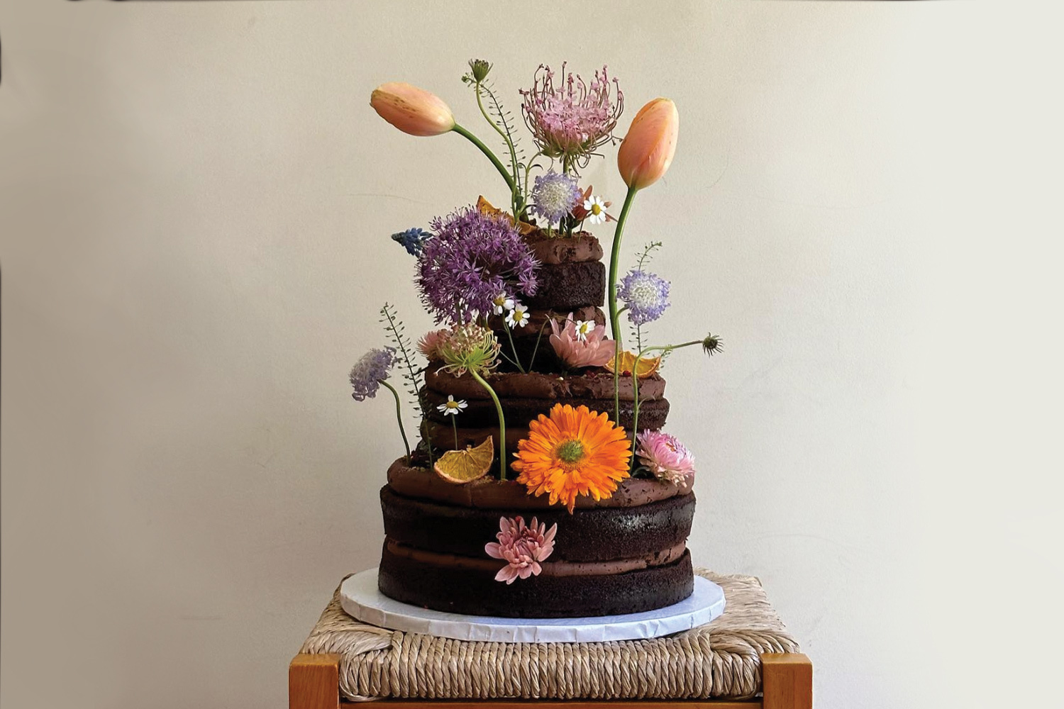 Full-size cakes are available for pre-order and will be decorated with seasonal flowers.