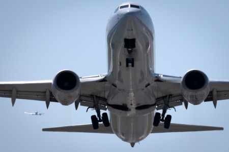 Airplanes landing