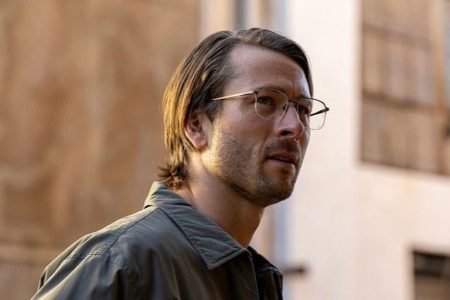 Glen Powell in "Hit Man"