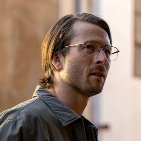 Glen Powell in "Hit Man"