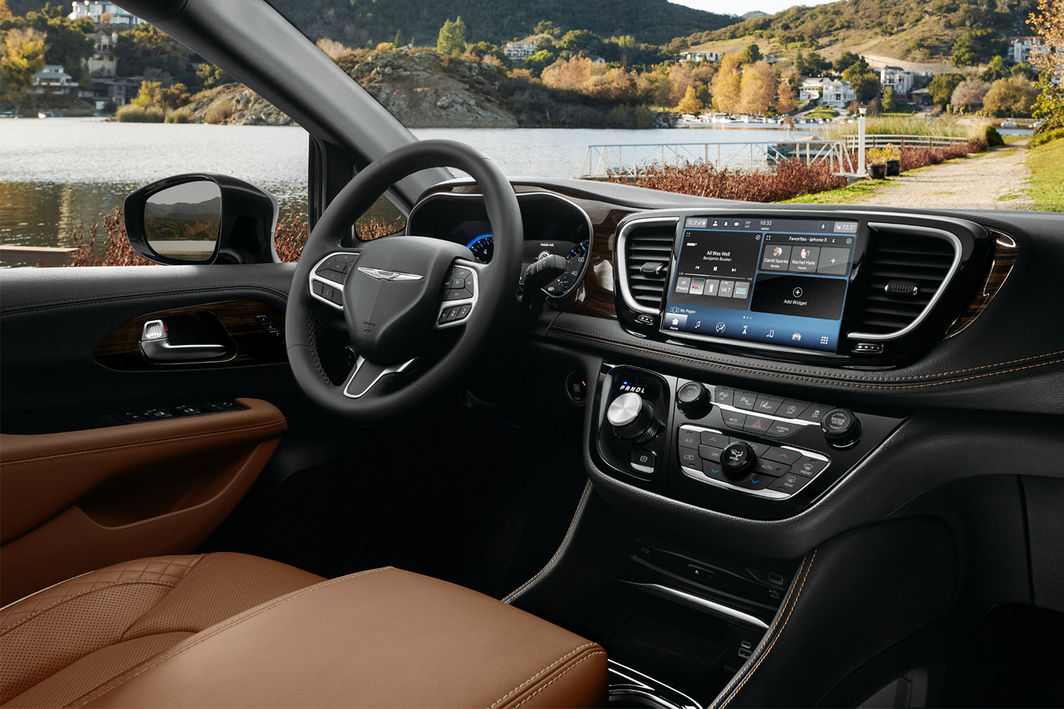 The dashboard and front seats in the 2023 Chrysler Pacifica Plug-In Hybrid Pinnacle