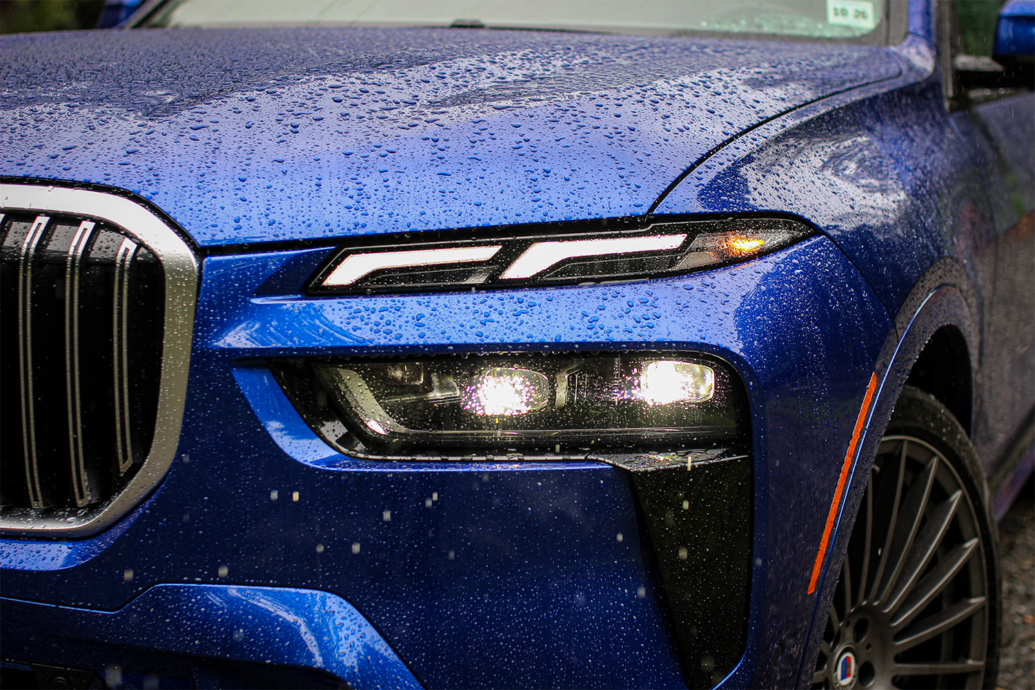 The front headlights of the BMW Alpina XB7