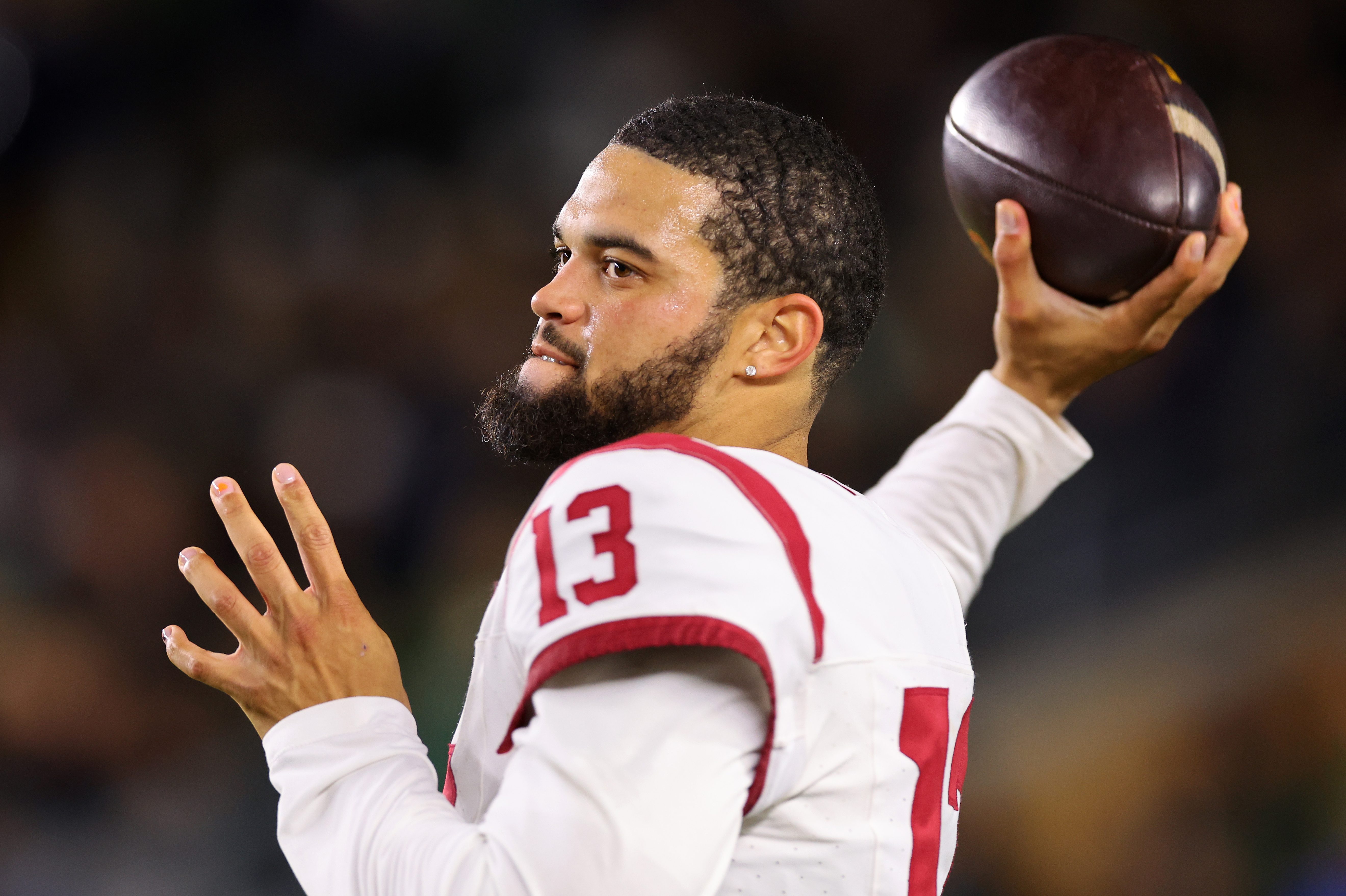 Caleb Williams of the USC Trojans warms up.