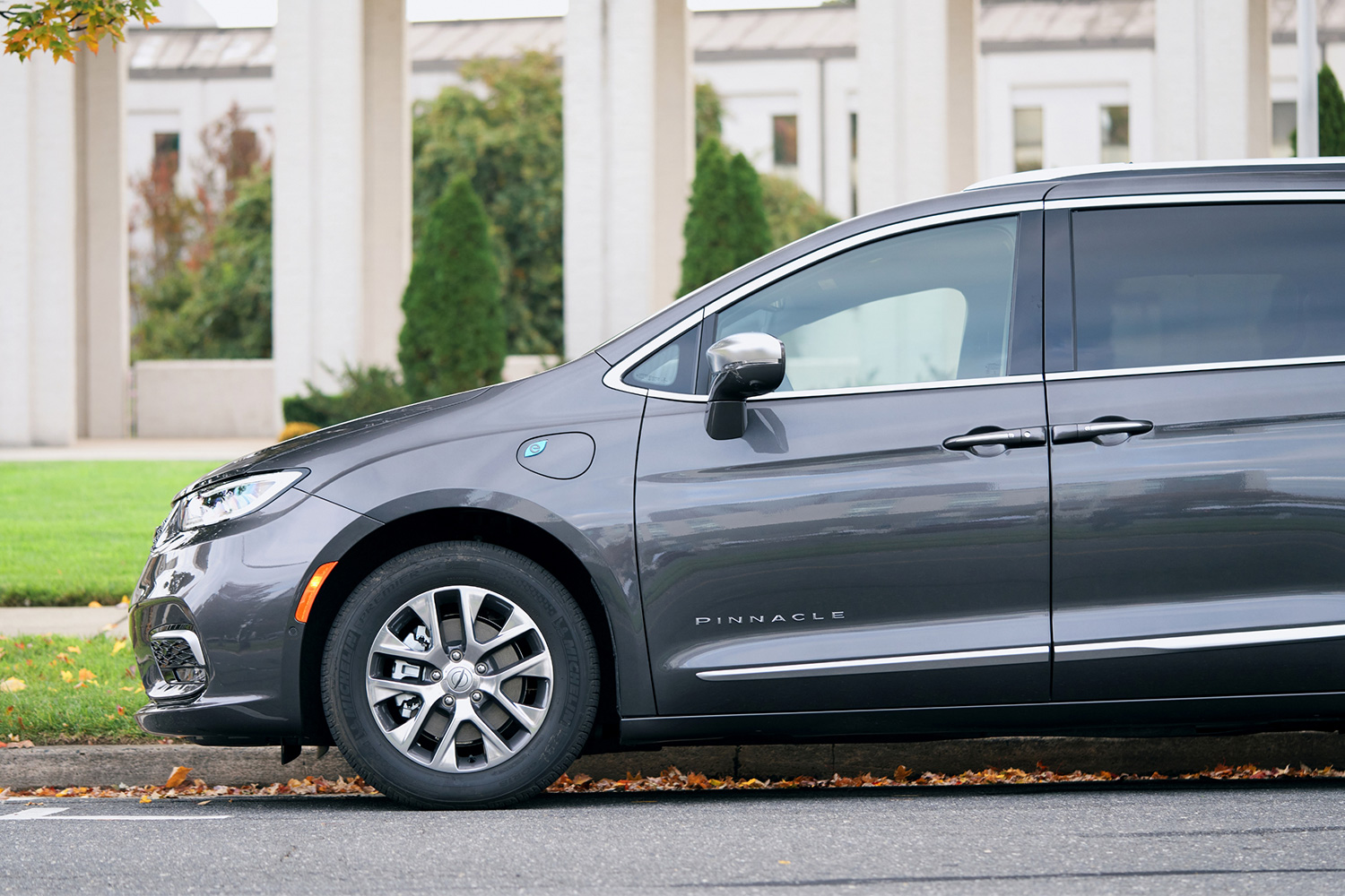 Chrysler Pacifica PHEV minivan