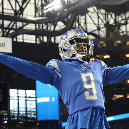 Jameson Williams celebrates a touchdown against the Vikings.