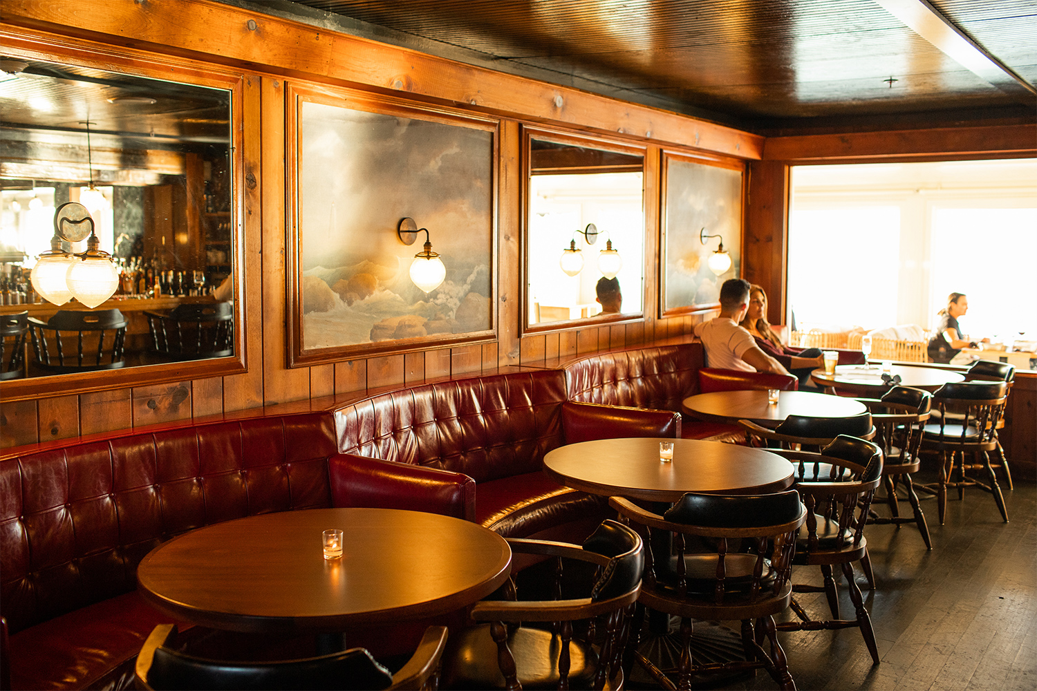 The Piano Bar at Sound View hotel in Greenport on Long Island