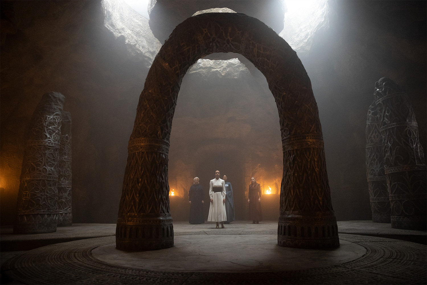Nynaeve al'Meara stands before the arches in the White Tower in season 2 of The Wheel of Time