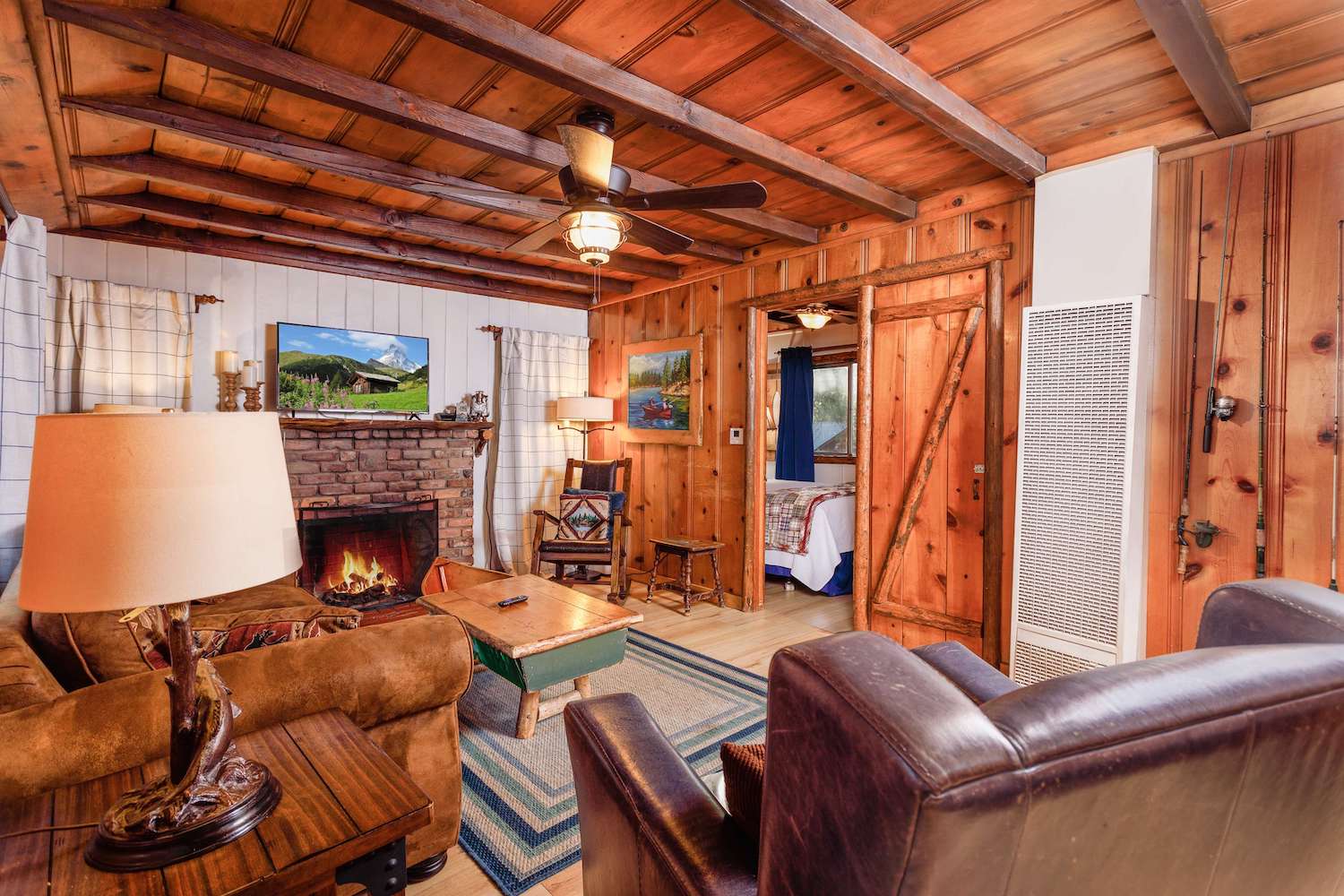 Fisherman's Hideaway living room