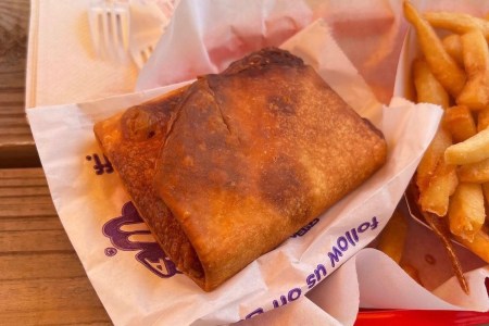 The Pizza Puff Is Chicago’s Greatest Local Food Institution